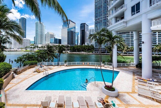 Building Photo - 801 Brickell Key Blvd