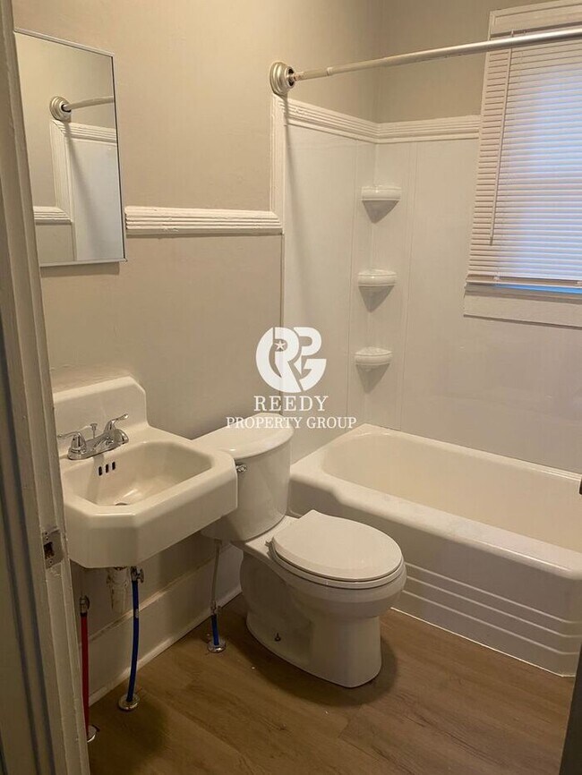 Building Photo - Beautifully renovated Spartanburg Home!