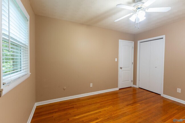 Building Photo - 612 Marion Dr