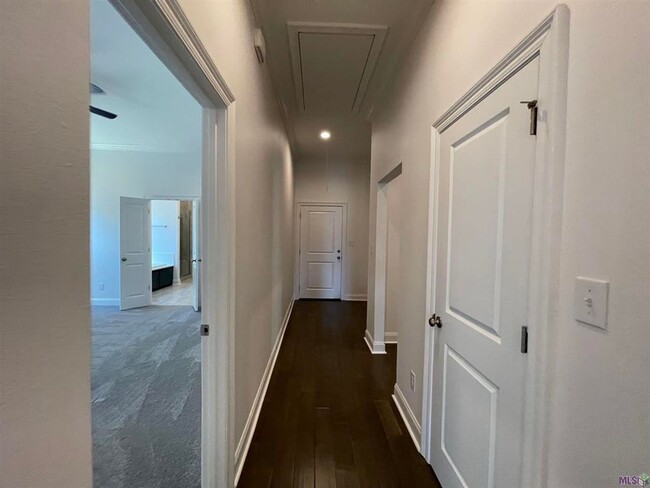 Building Photo - 4 Bedroom House in Materra with Fenced Yard