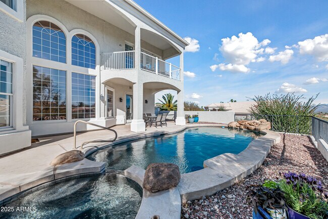 Building Photo - 15831 E Thistle Dr