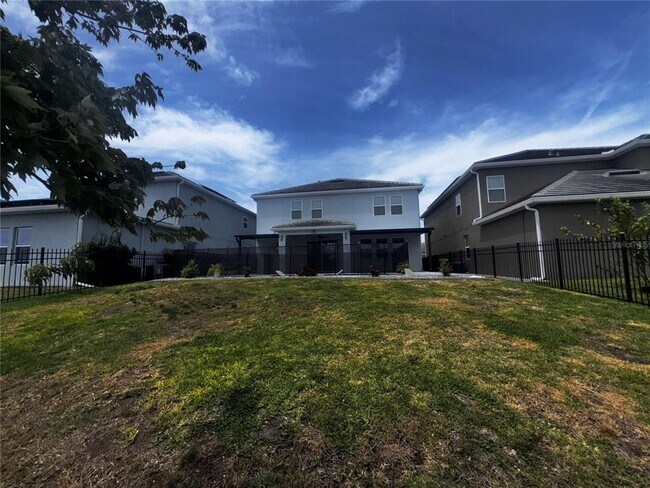 Building Photo - 11939 Satire St