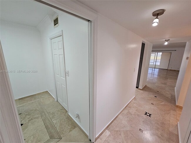 Building Photo - 6575 W Oakland Park Blvd