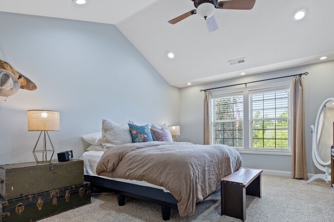 Building Photo - Desirable Oregon City / Luxury Home, High End Amenities, Central Air, Central Vac, Tank-less Hot ...