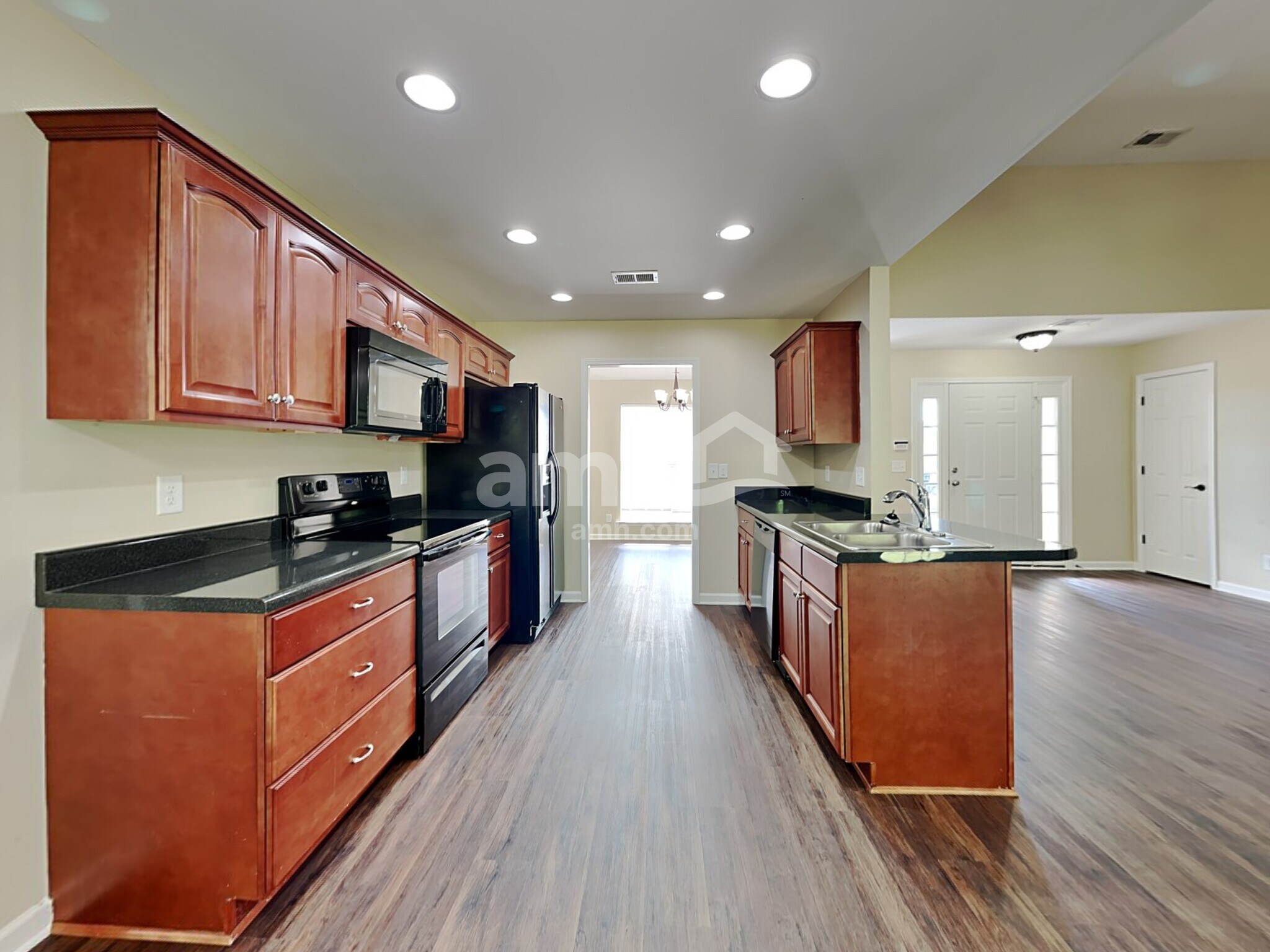 Building Photo - 902 Tanager Ct