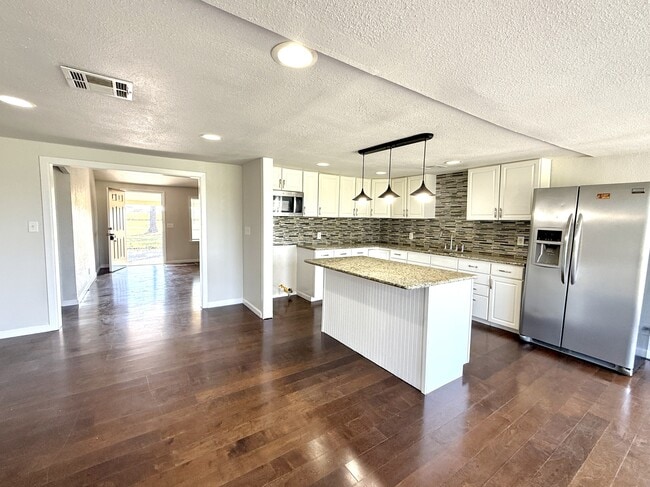 Building Photo - 5566 OK-199