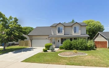 Building Photo - Spacious 5-Bedroom Home in Prime Nampa Location
