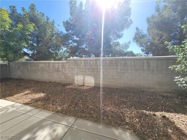 Building Photo - 7817 W Falcon Wing Ave