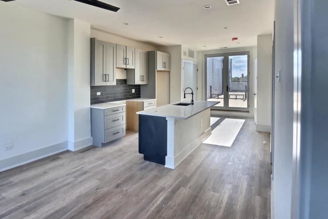 Building Photo - 4540 N Ravenswood Ave