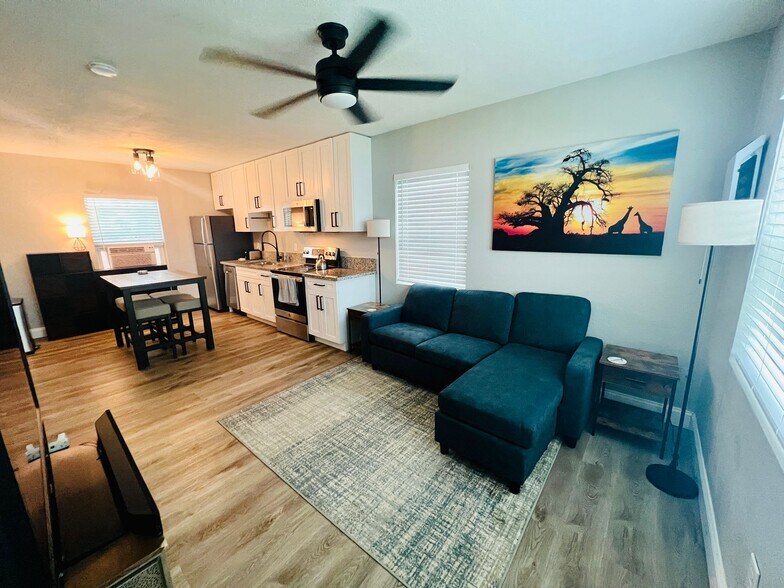 Building Photo - 401 S Mars Ave