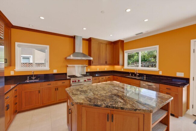 Building Photo - 18270 Baylor Ave