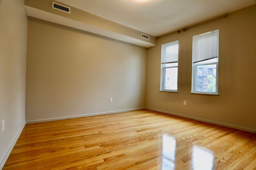 Building Photo - 57 Glenville Ave