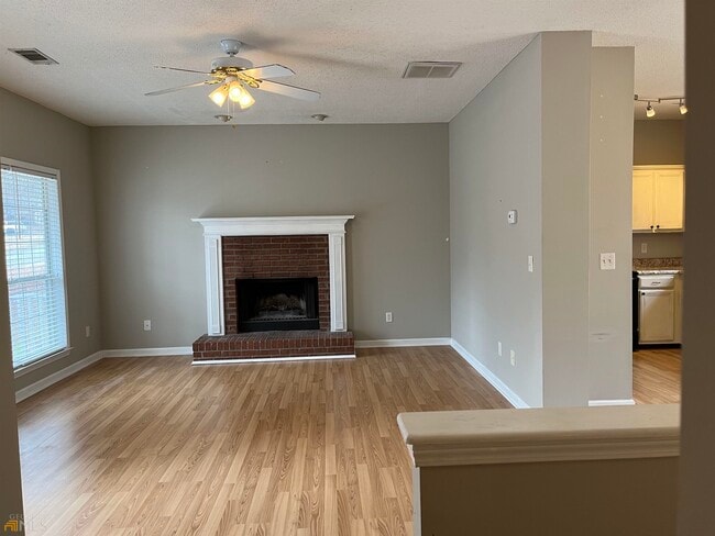 Building Photo - 214 Piedmont Dr