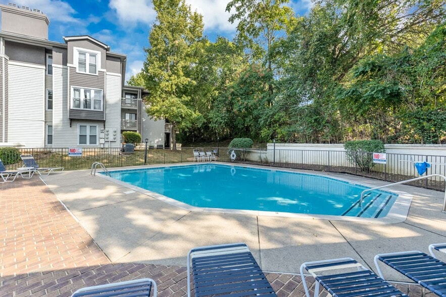 Building Photo - 265 Hillsboro Pl