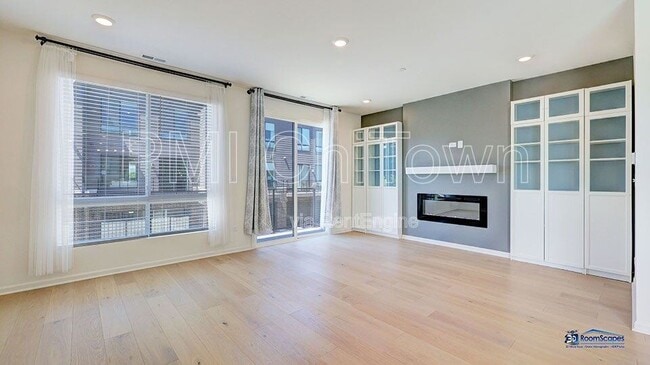 Building Photo - 2326 Venture Dr