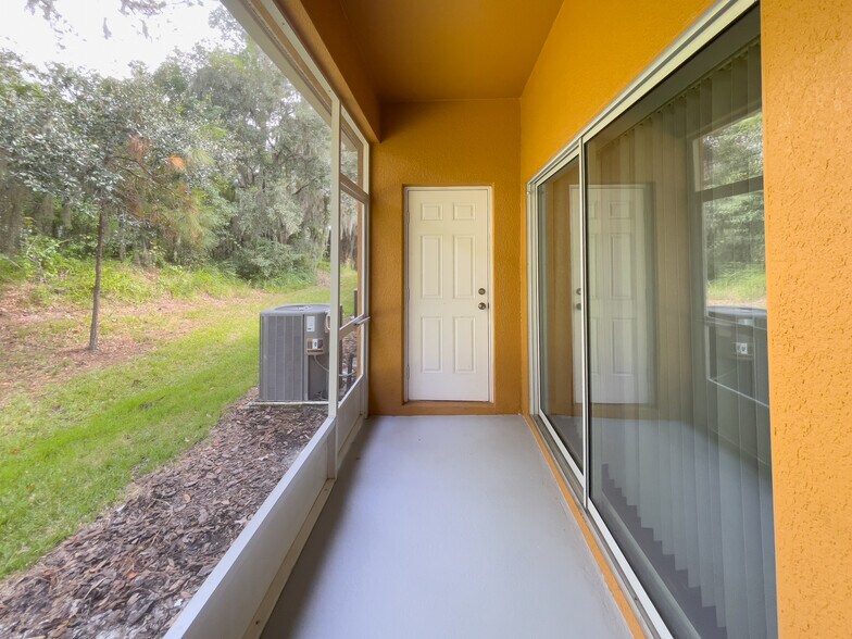 Building Photo - 4140 Shade Tree Ln