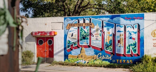 Building Photo - 5 BR + Office /2.5 BA - 2637 SF - Cloverleaf in SOUTH AUSTIN!