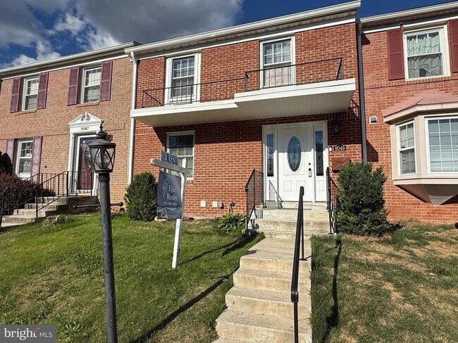 Building Photo - 8049 St Annes Ct