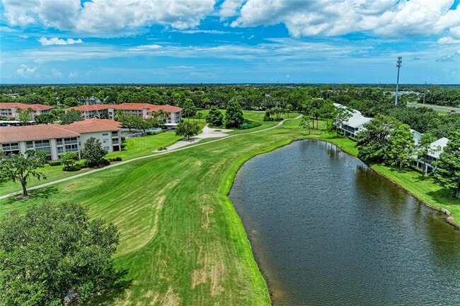Building Photo - 6618 Pineview Terrace
