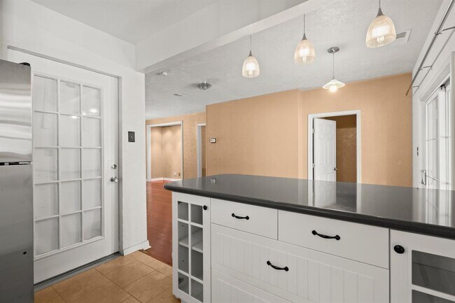 Building Photo - 5712 Avenue D