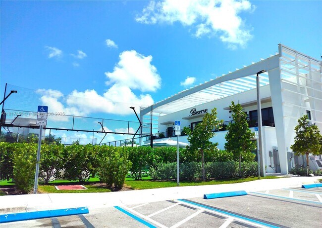 Building Photo - 14951 Royal Oaks Ln