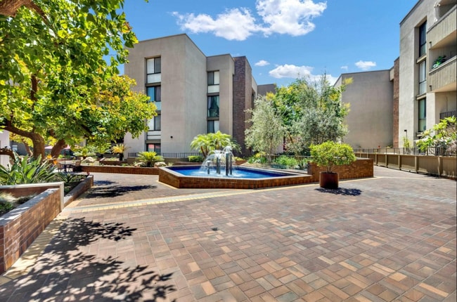 Building Photo - 750 State St