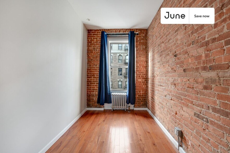 Building Photo - 351 W 46th St