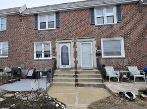 Building Photo - Well Maintained Brick Rowhome in Spring Mill Section of Clifton Heights Is Now Available for Lease