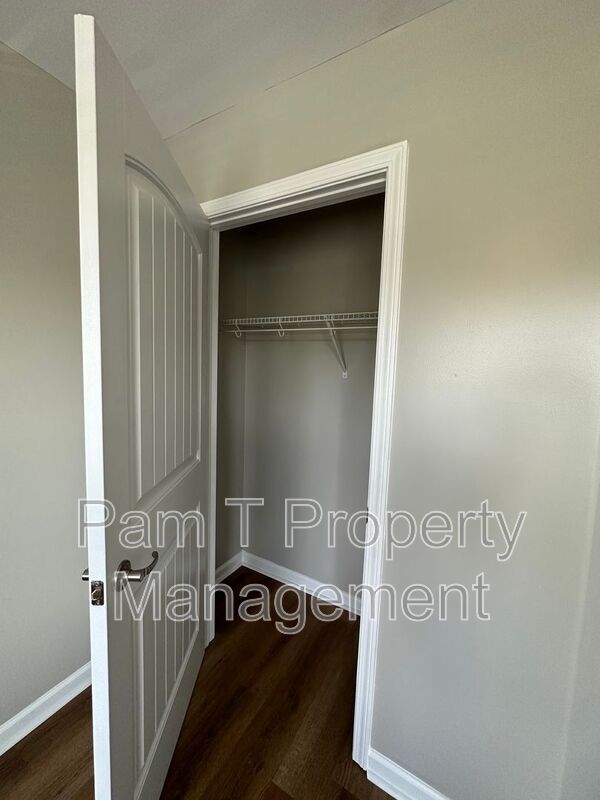 Building Photo - 106 Sonata Cir