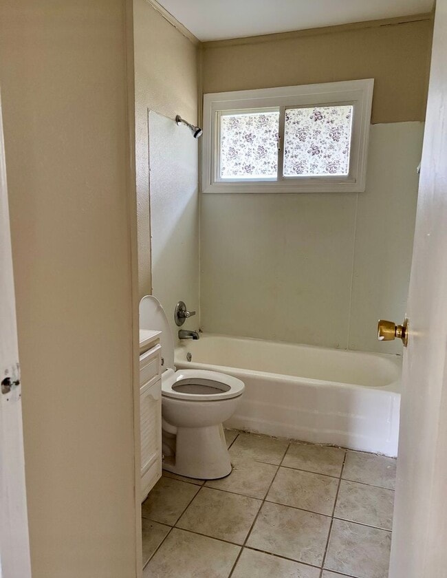 Building Photo - 1 Level Living (Union Township)