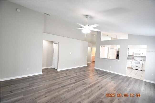 Building Photo - 944 Ridge Haven Dr