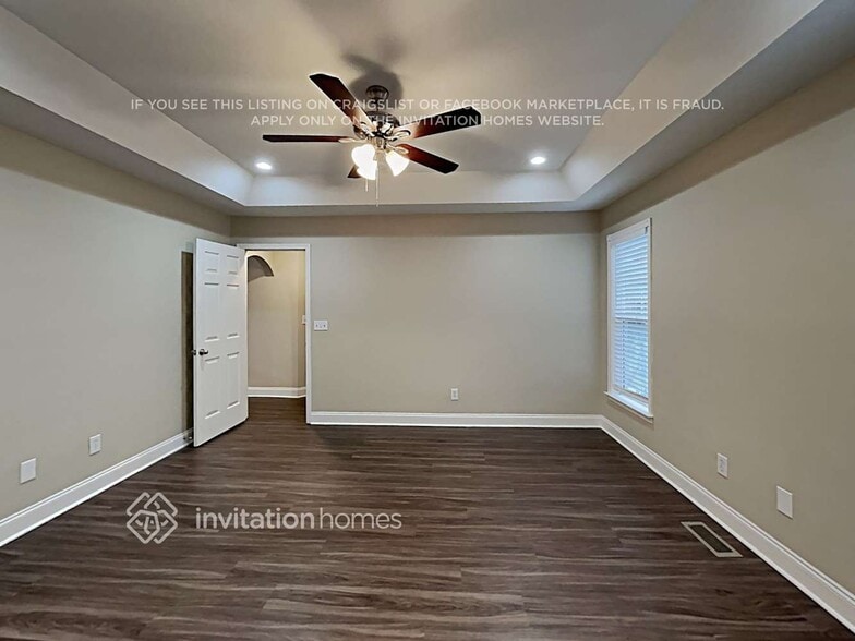 Building Photo - 508 Riverglen Dr NW