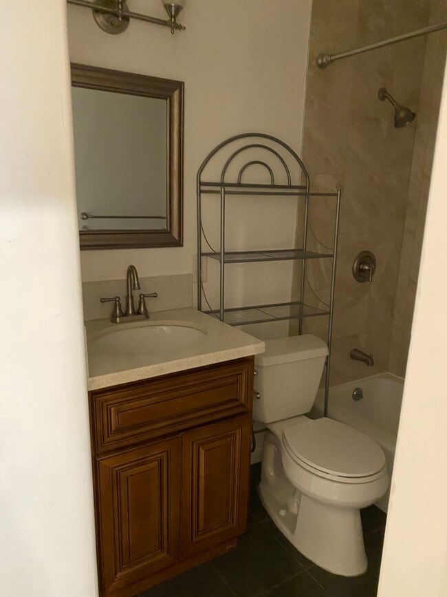 Building Photo - 5325 Glickman Ave