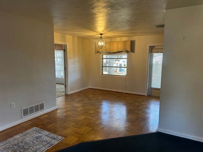 Building Photo - 3 Bedroom 2 Bath in Leesburg - Loves Point