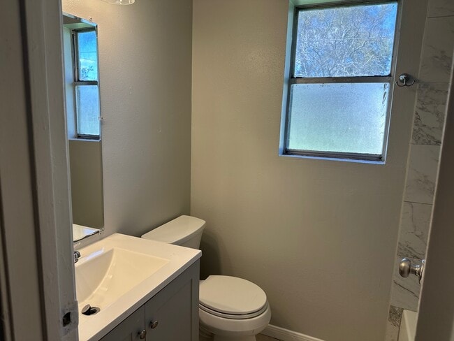 Building Photo - 221 Austin St