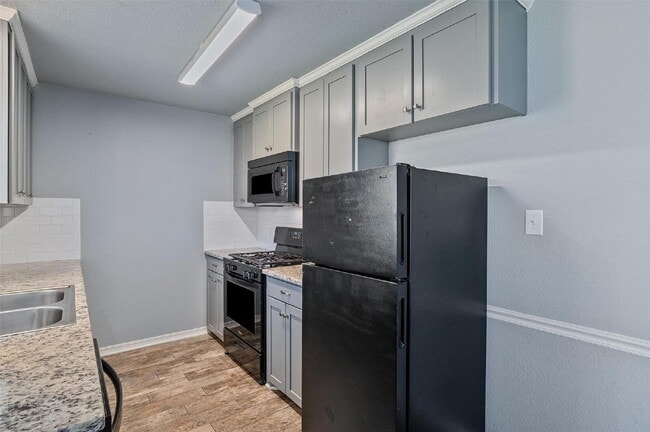 Building Photo - 5804 Catherine Ct