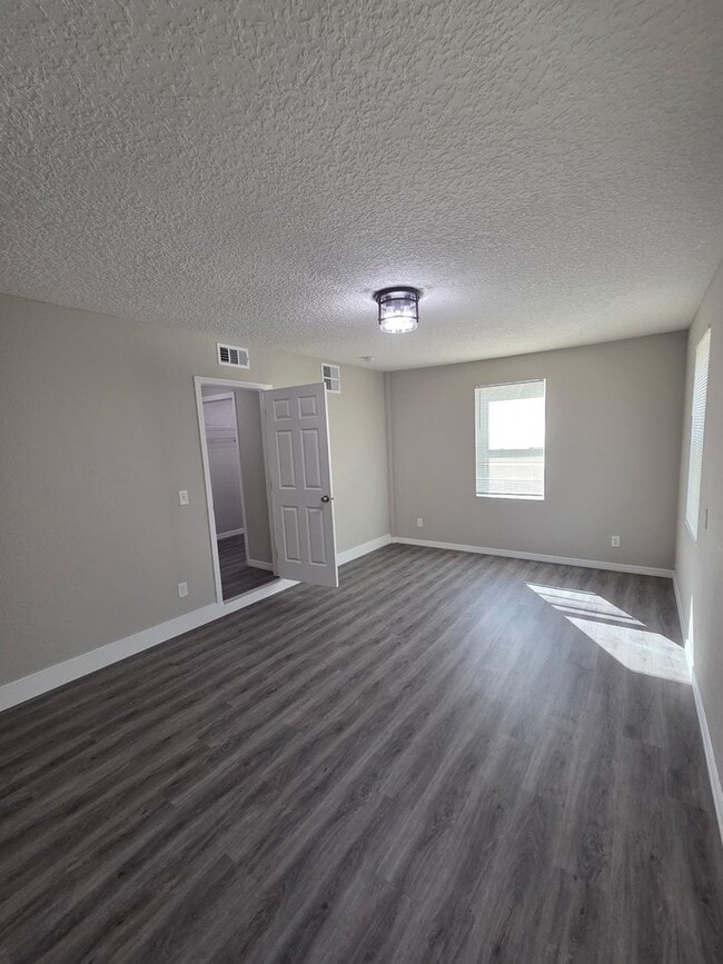 Building Photo - Cozy 3 bedroom 2 bath home in quiet neighborhood