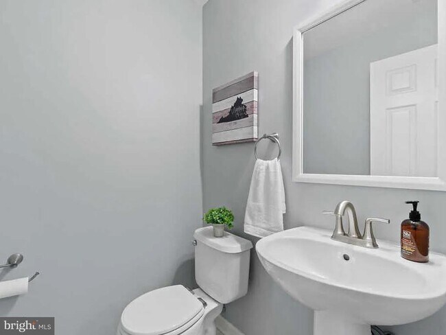Building Photo - 47326 Sterdley Falls Terrace