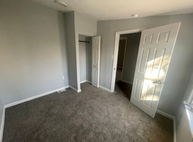 Building Photo - Renovated 4 Bedroom 2.5 bath house in Pott...