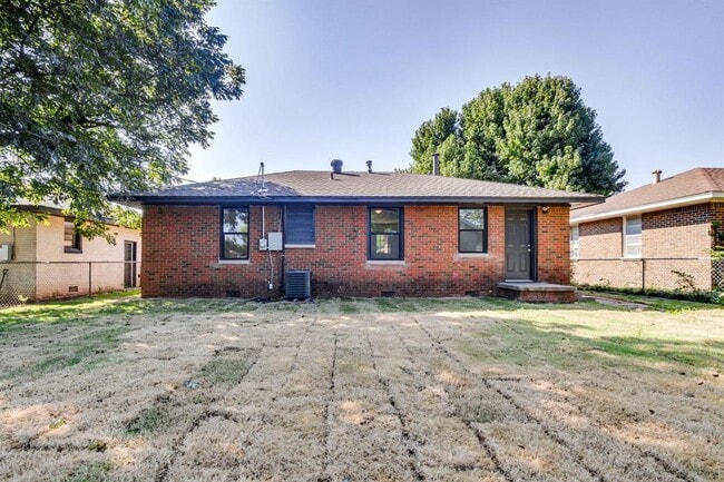 Building Photo - 2725 Texoma Dr