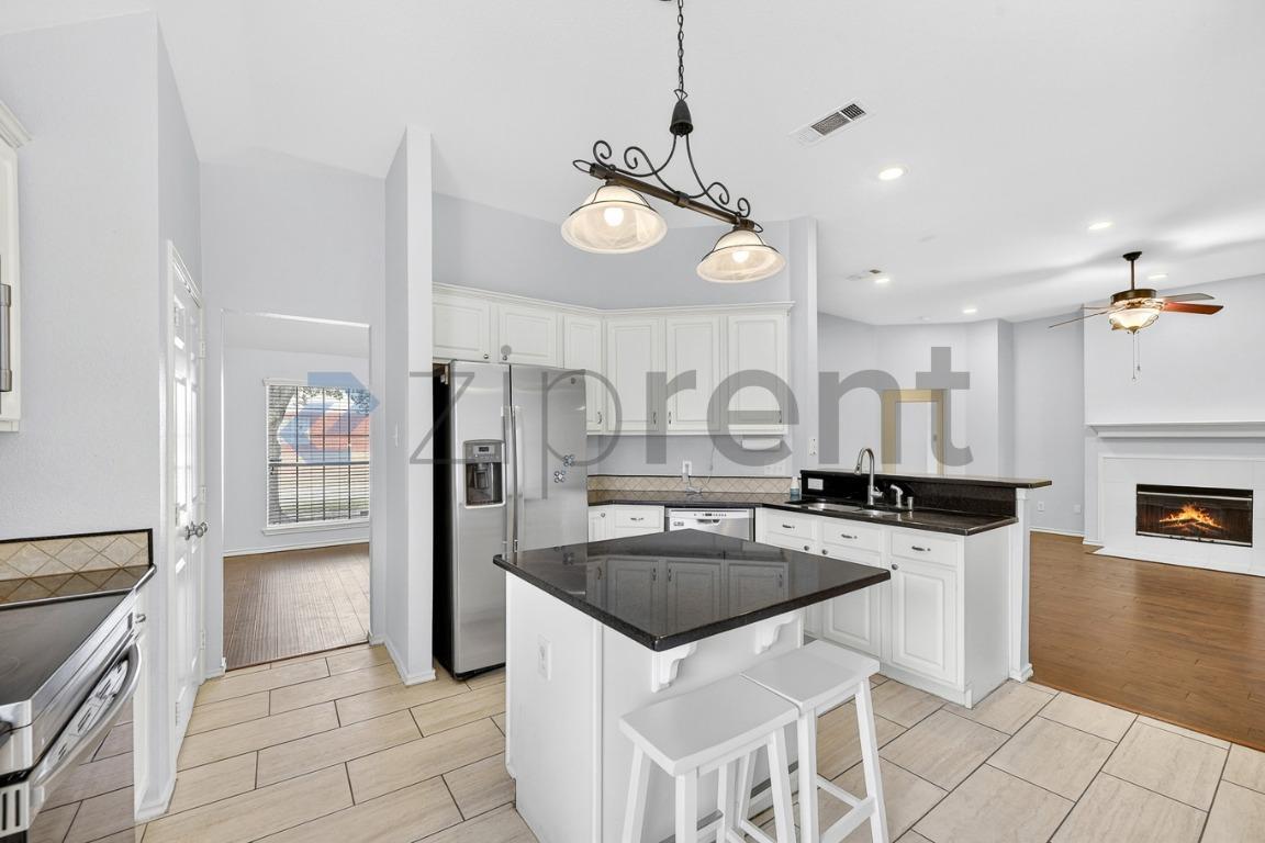 Building Photo - 5802 Edinburg Dr