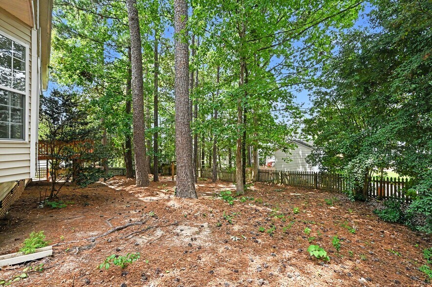 Building Photo - 1203 Fairfax Woods Dr