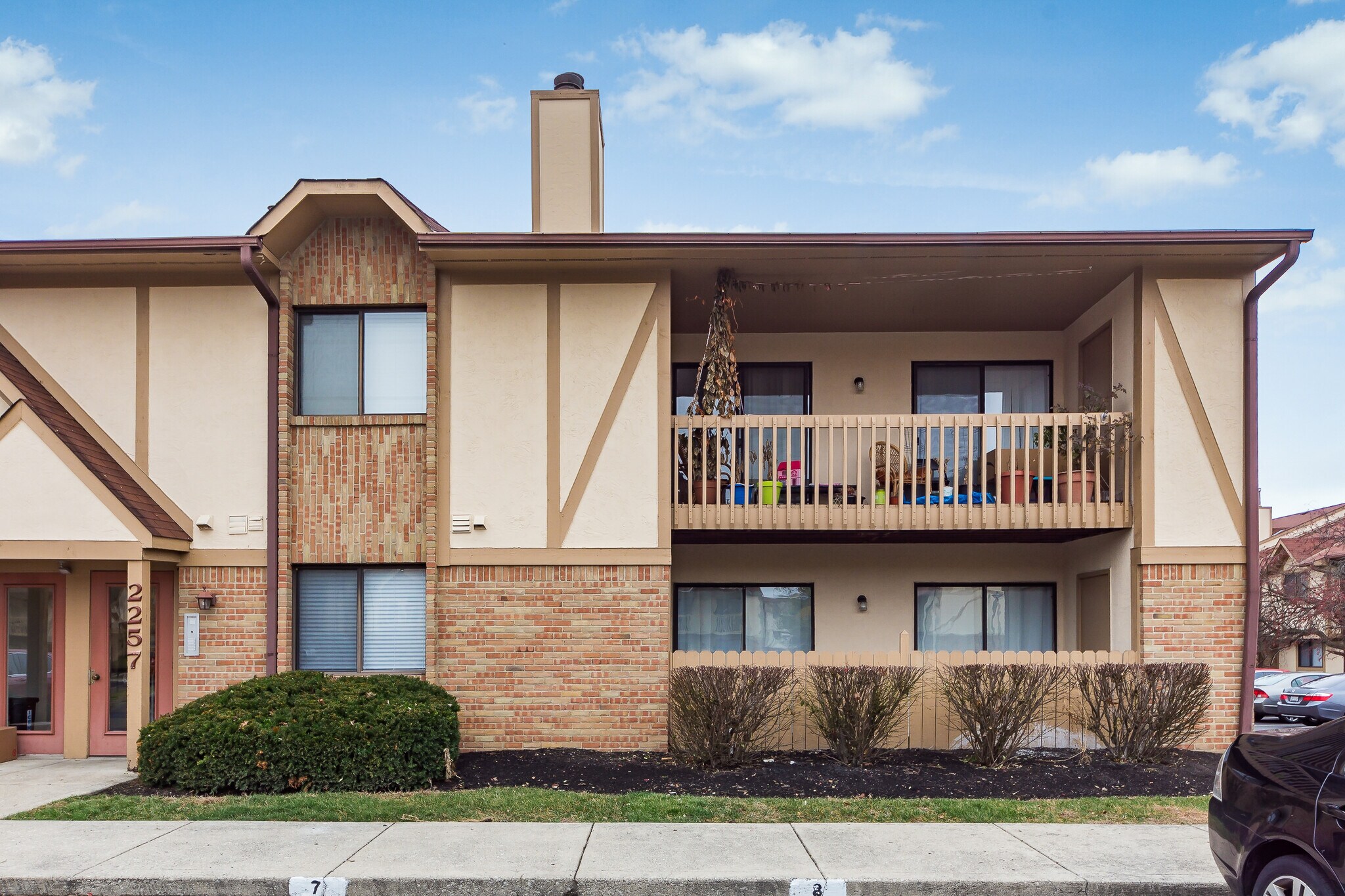 Building Photo - 2257 Hedgerow Road