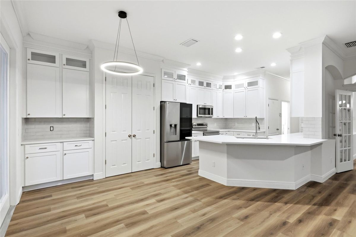 Building Photo - 912 Waterside Dr
