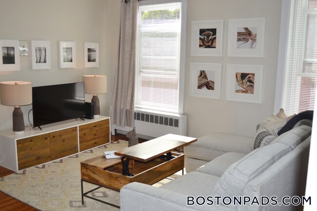 Building Photo - 435 Hanover St