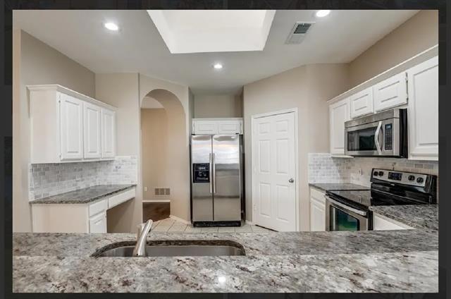 Building Photo - 7800 Kinman Ln