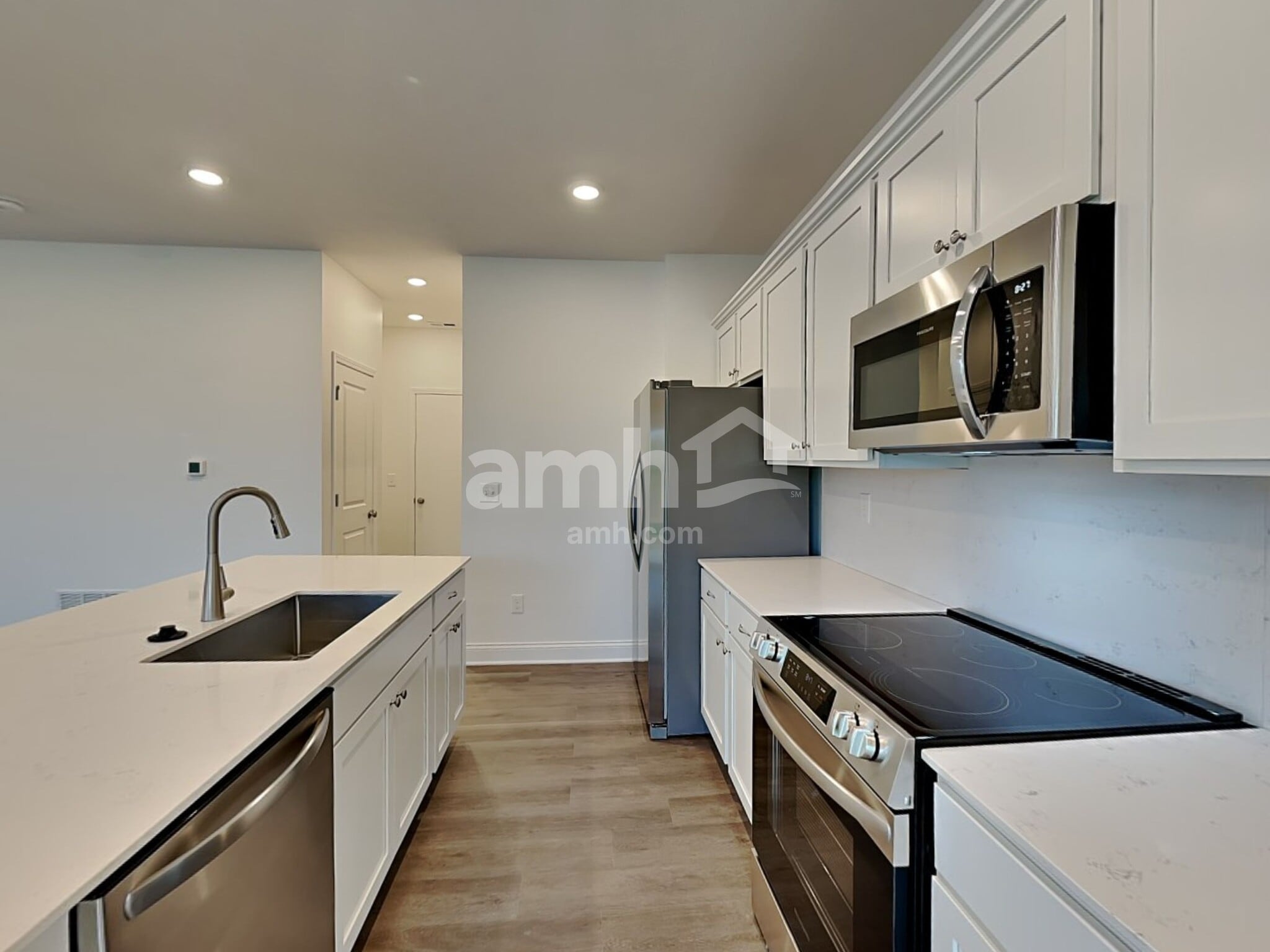 Building Photo - 1343 Pk Pl S