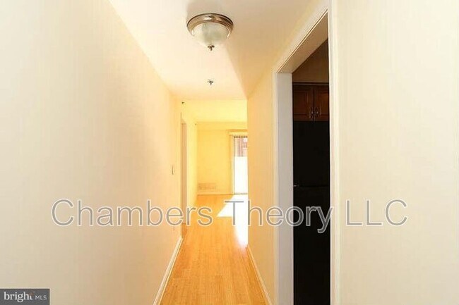 Building Photo - 505 E Braddock Rd