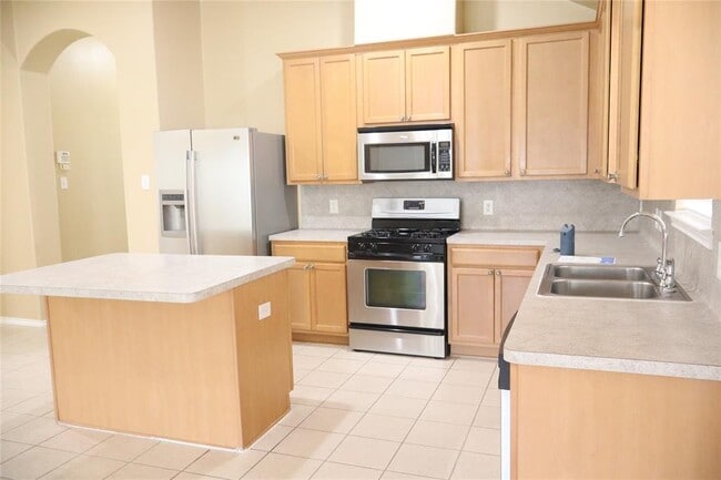 Building Photo - 21590 Kings Bend Dr
