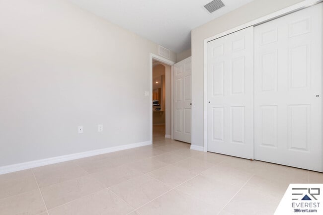 Building Photo - 16 Unimay Ct